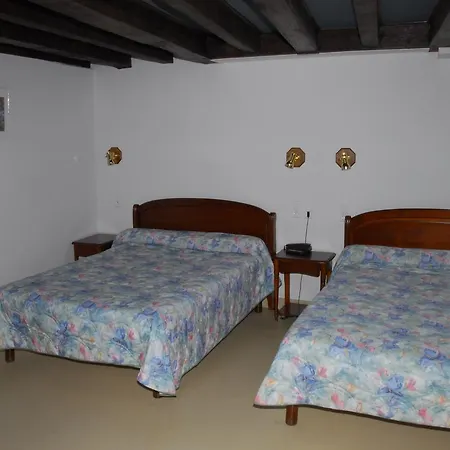 Hotel Chez Chaumat Cérilly Kamer foto